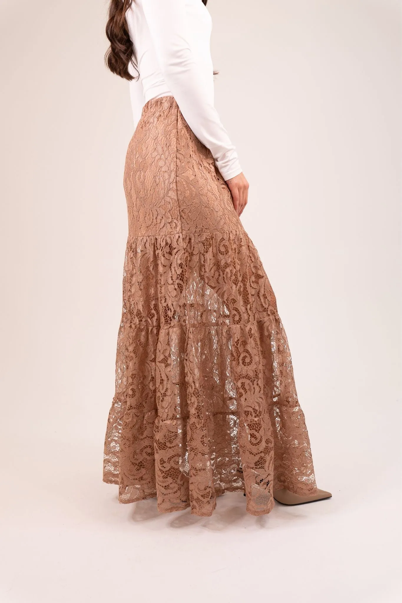Elsa Tiered Lace Maxi Skirt In Taupe