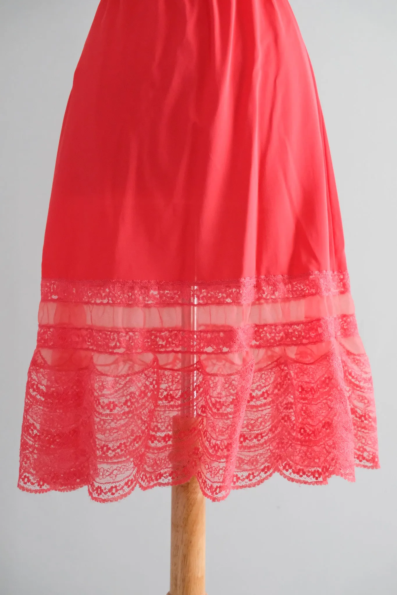 Gorgeous 1950's Scarlet Red Lace Vintage Slip Skirt / Sz M
