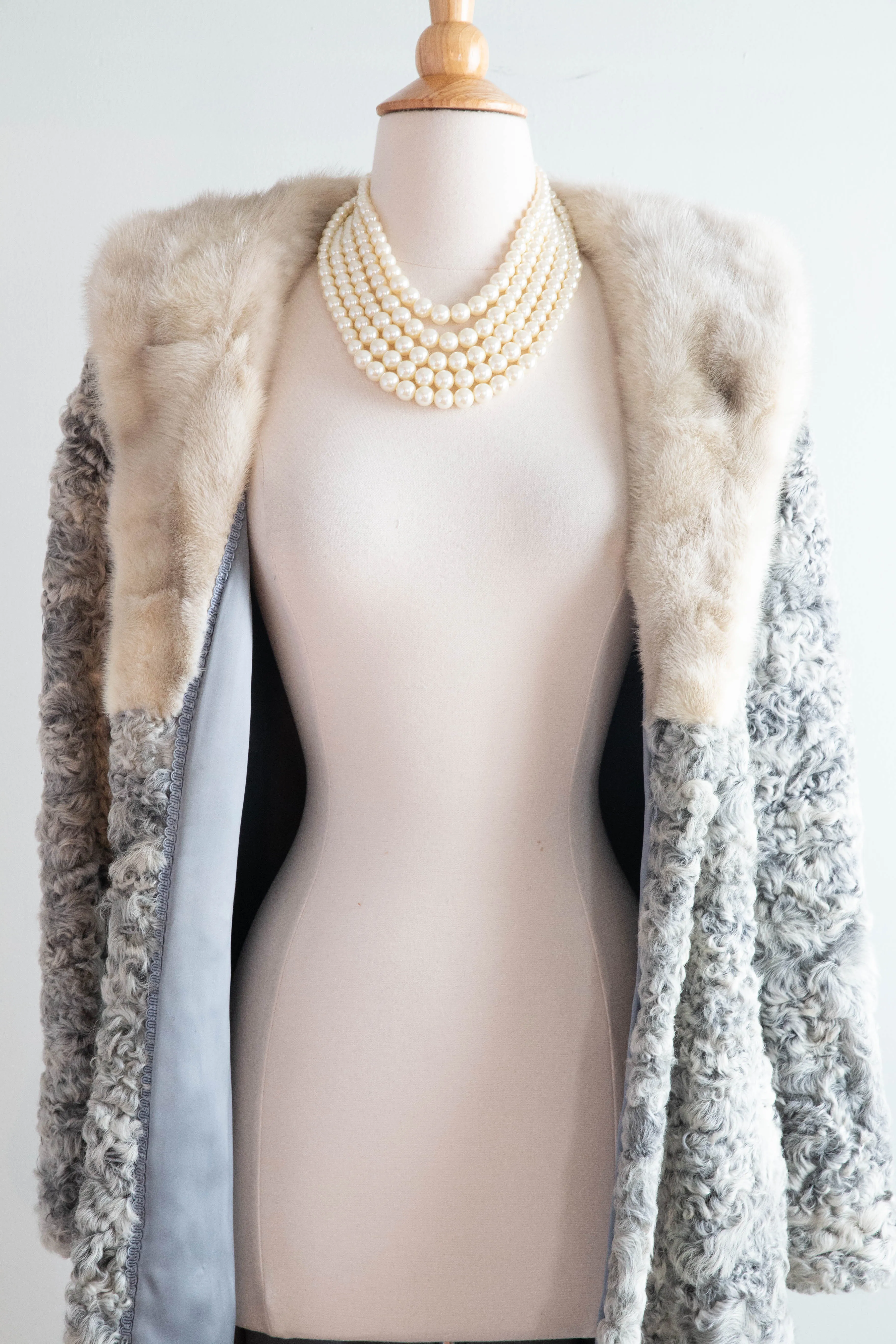 Ice Queen 1960's Silver Persian Lamb Princess Fur Coat and Matching Hat / ML