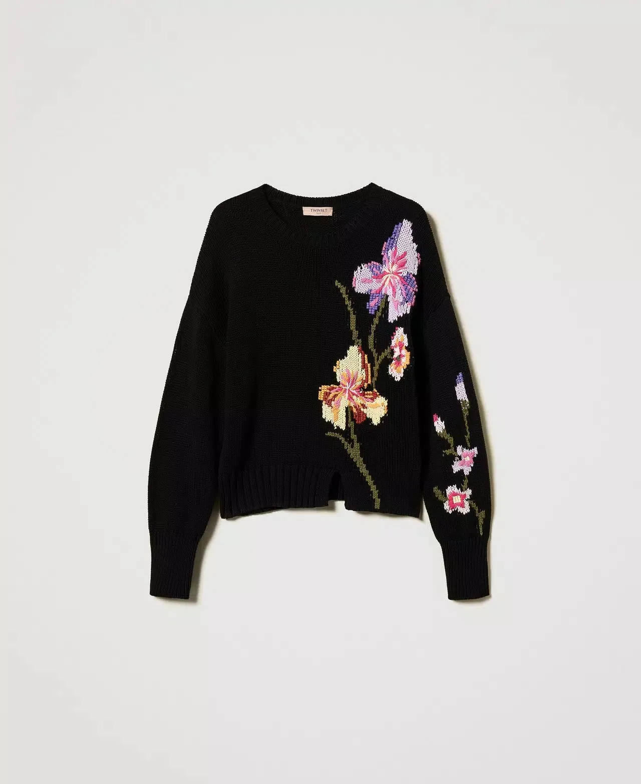 TWS-251TP3591 BLACK FLORAL KNIT TOP